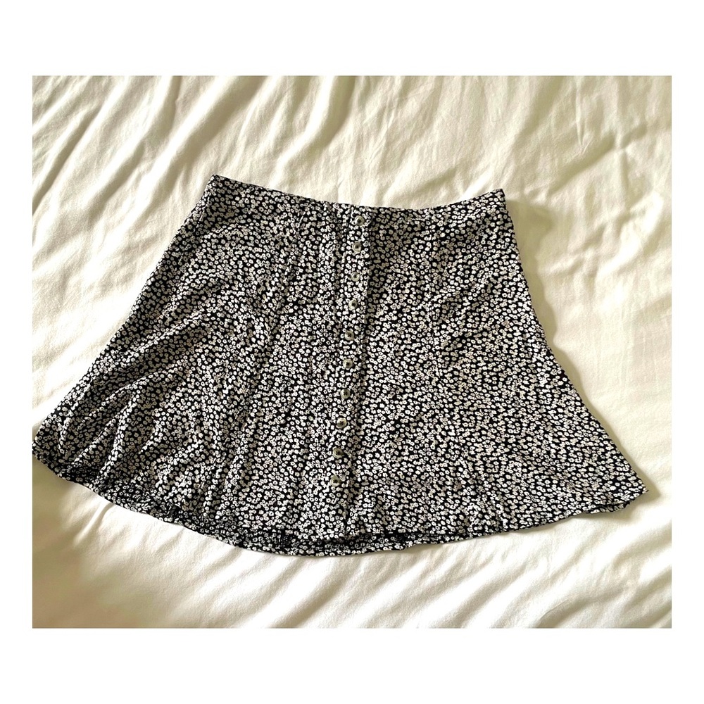 Size 4 American Eagle, ditsy floral mini skirt